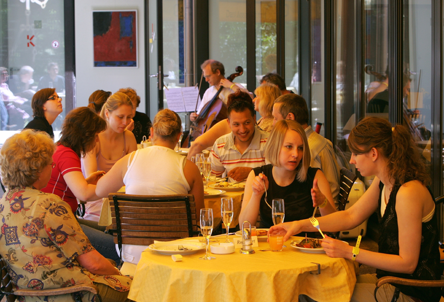 Pressefoto Buffet mit Bossa Nova, 3.6. im RKK